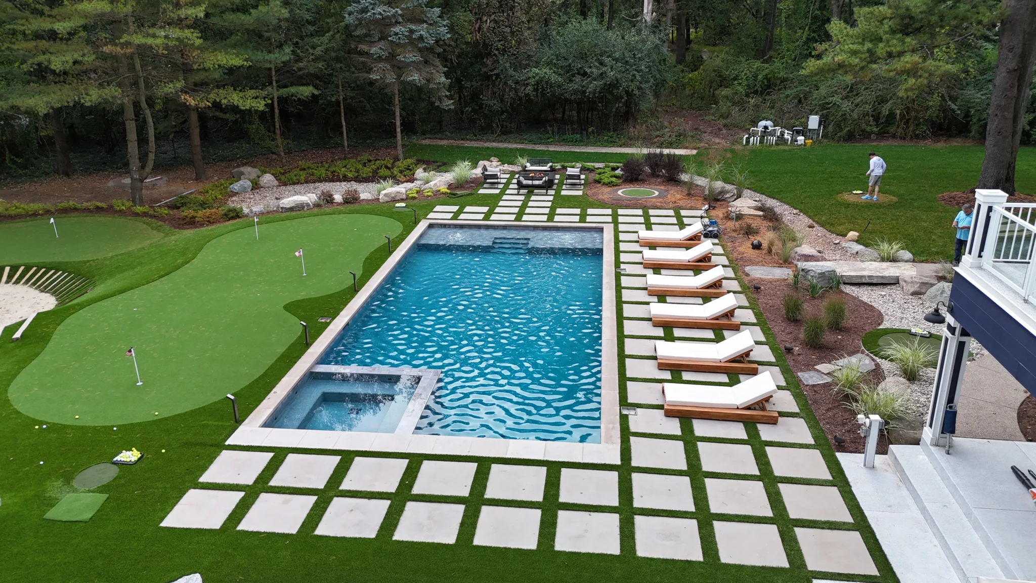 Beninati Pools – option image