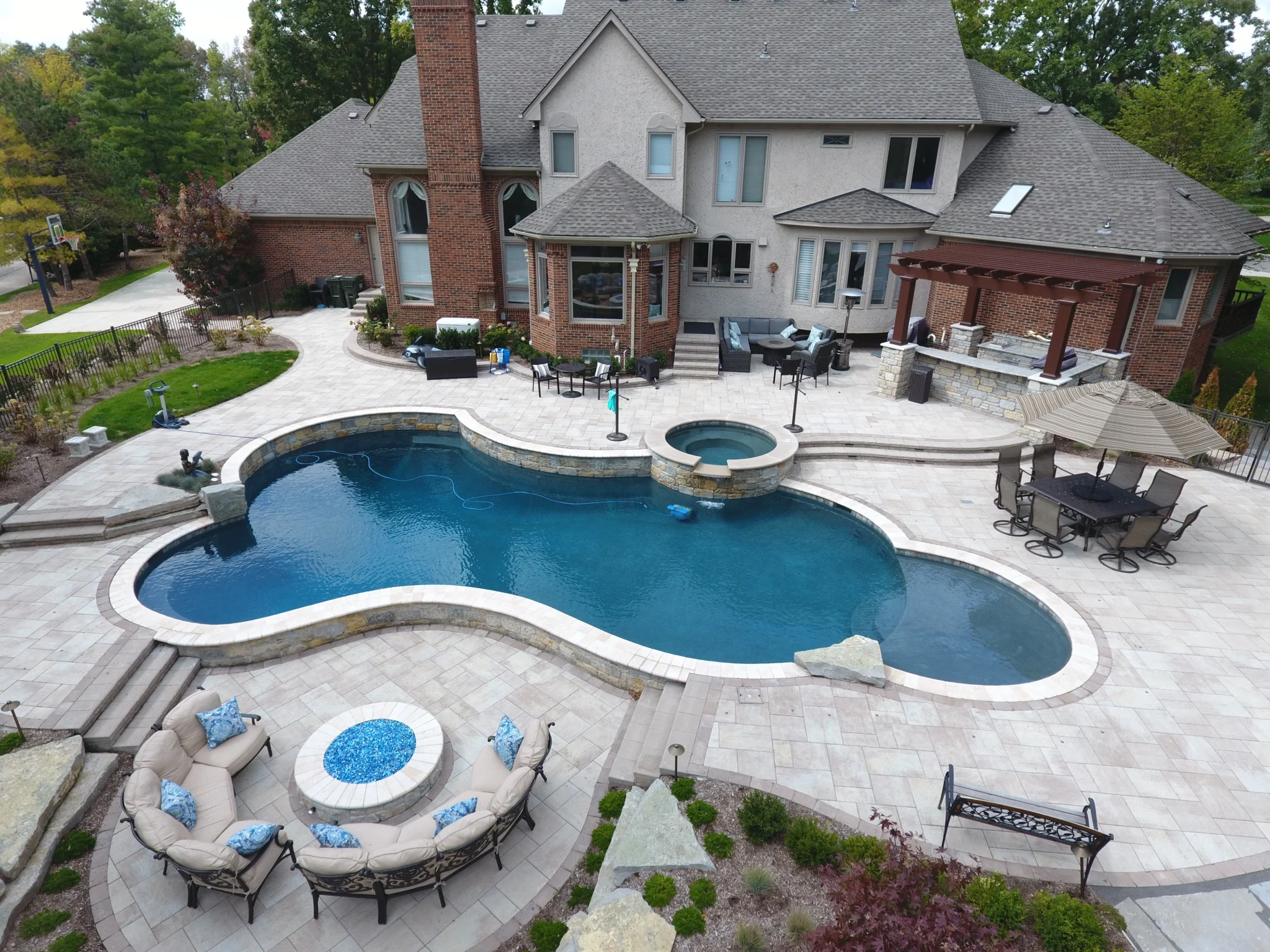 Beninati Pools – option image