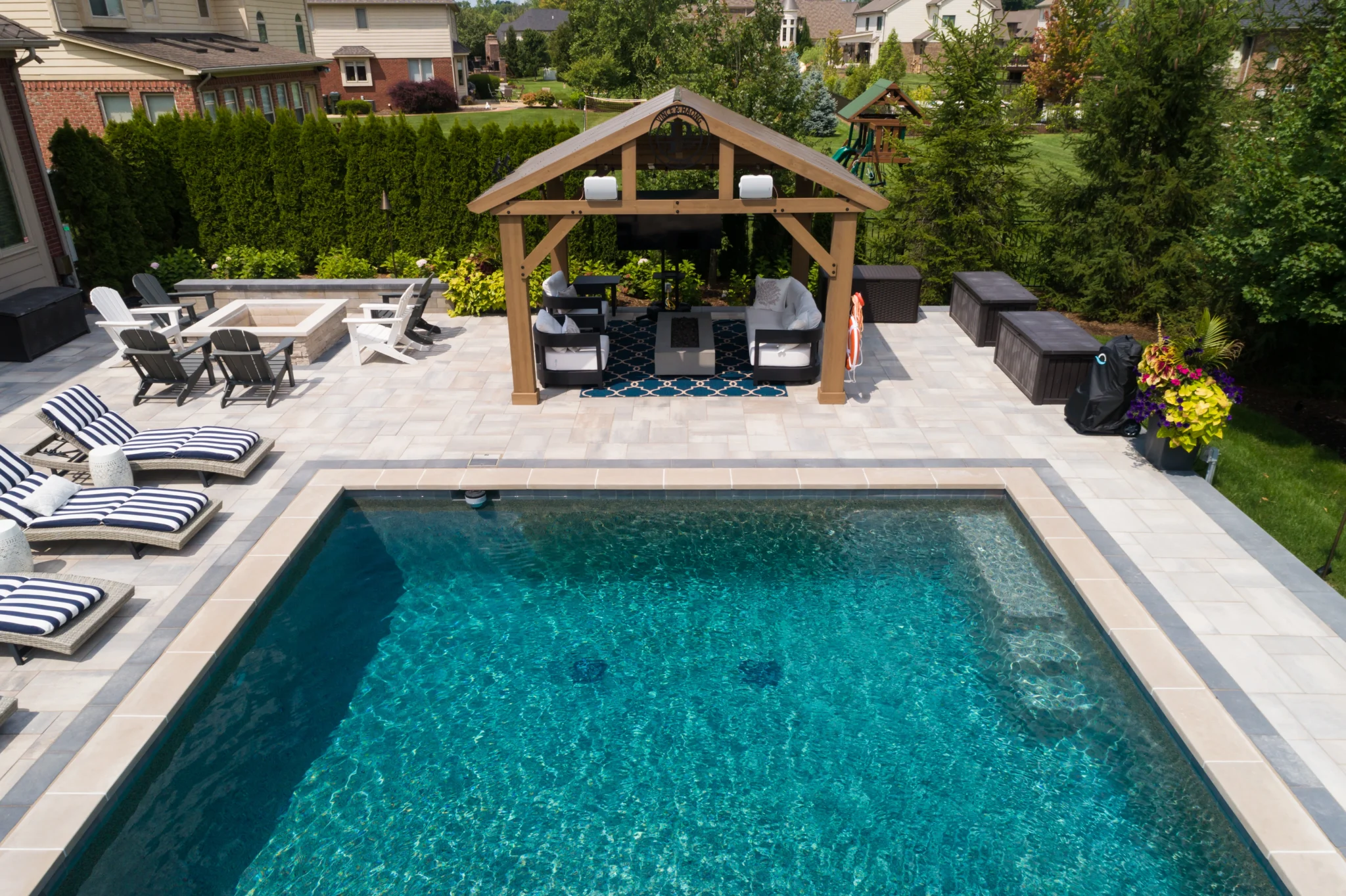 Beninati Pools – option image